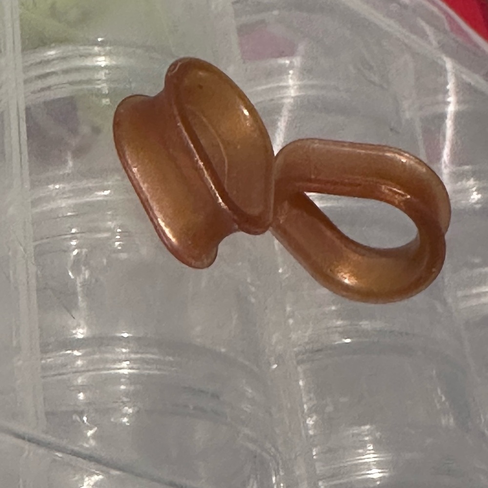 KAOS Softwear Hydra Tear Drop Shaped Silicone Eyelets-EUC!!!  Rose Gold 5/8”